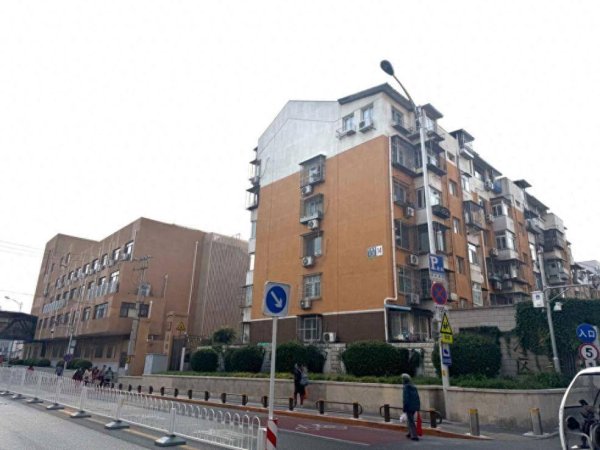 卓信宝配资 30年铸铁管锈迹斑斑，双槐里小区何时能旧改？丨有事儿@新京报